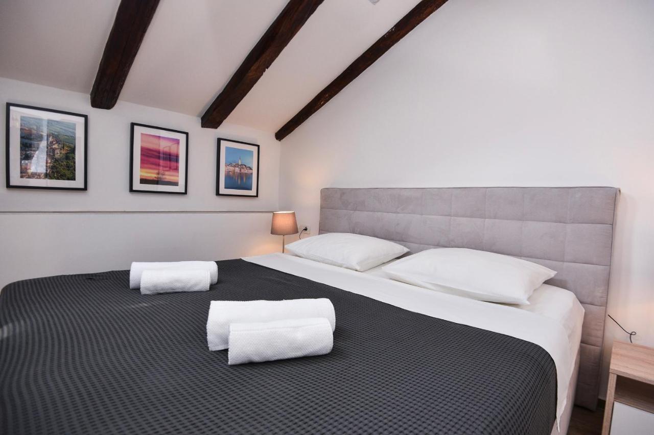Apartment Old Town 1 *